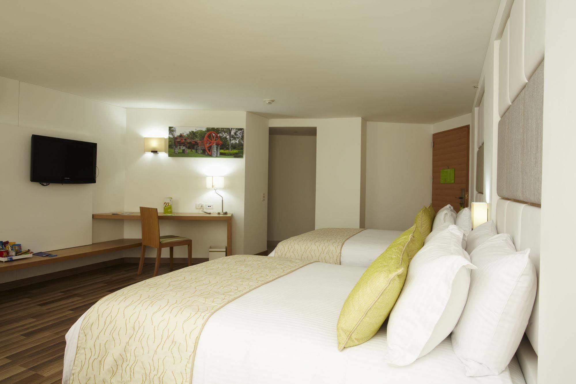 Hotel Cosmos Калі Екстер'єр фото