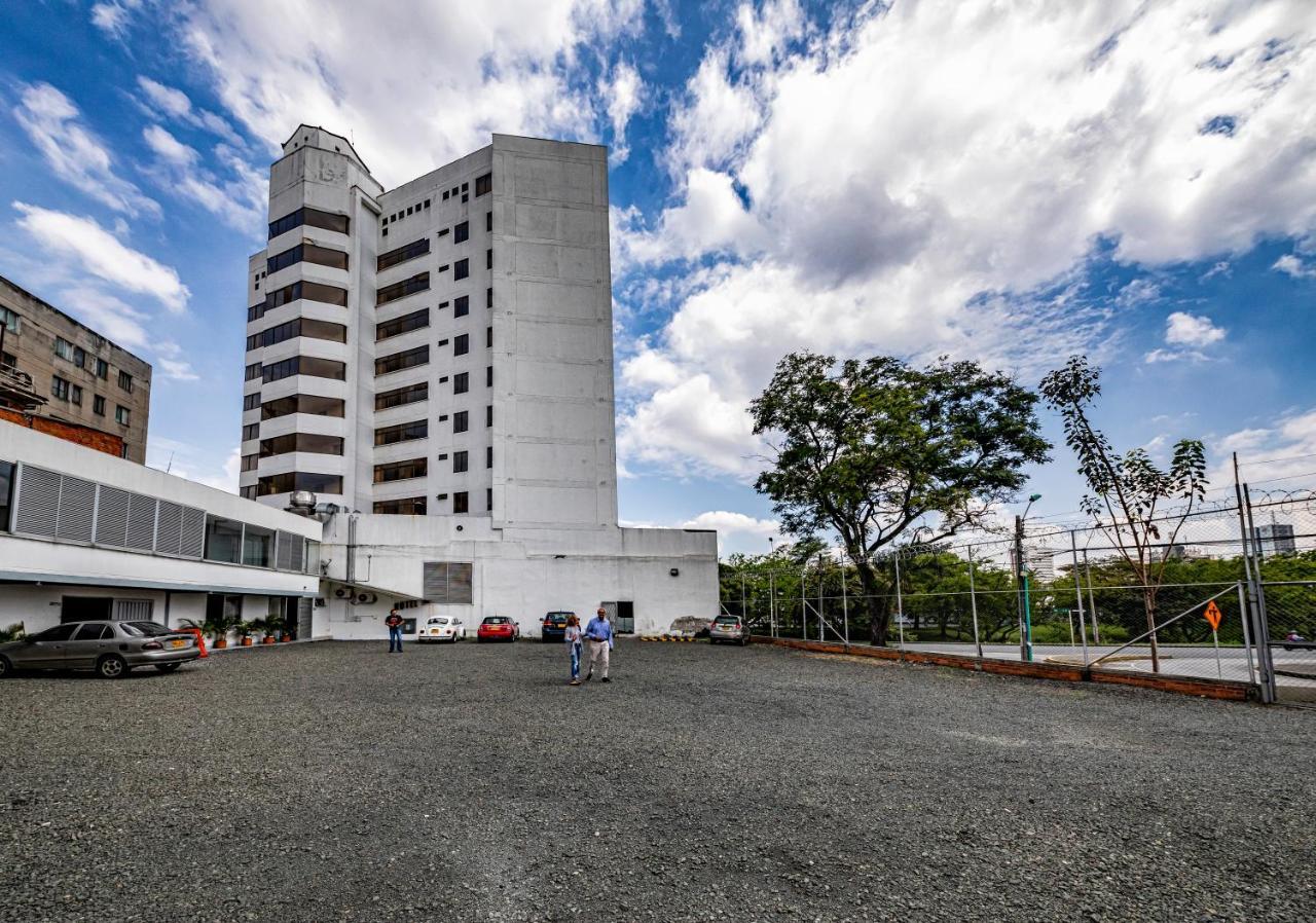Hotel Cosmos Калі Екстер'єр фото